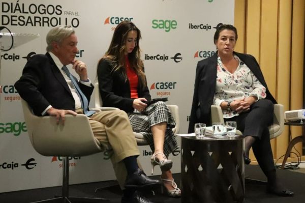 Diálogos para el Desarrollo. Ganar el futuro en un mundo híbrido